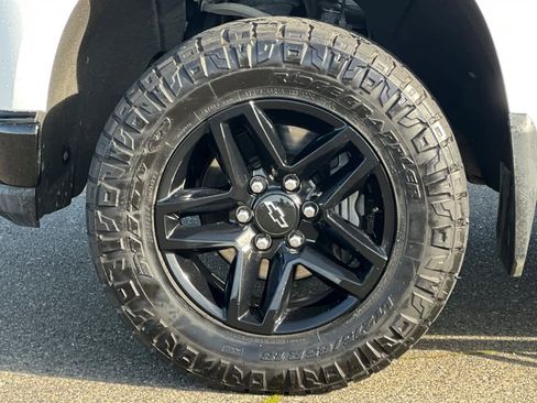 Used 2019 Chevrolet Silverado 1500 LT Trail Boss image 28