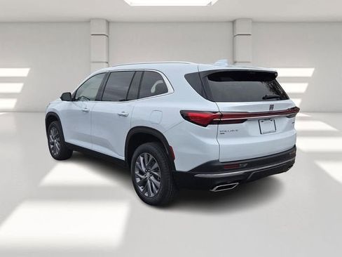 Used 2026 Buick Enclave Preferred w/ Power Package AWD/4WD image 3