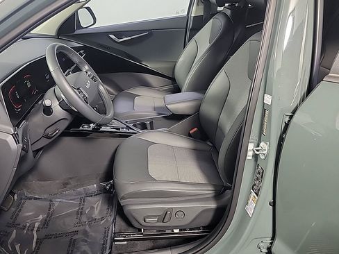 Used 2023 Kia Niro EX FWD image 19