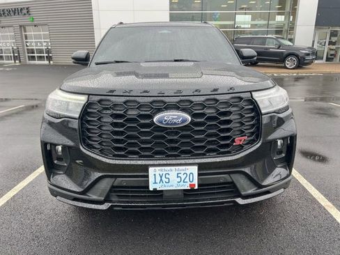 Used 2025 Ford Explorer ST image 2