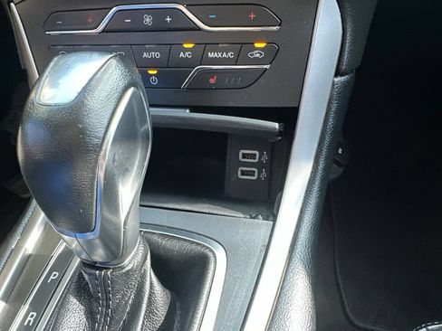 Used 2017 Ford Edge SEL w/ Equipment Group 201A AWD/4WD image 6