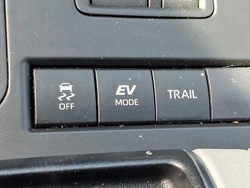 Used 2021 Toyota Highlander XLE image 28