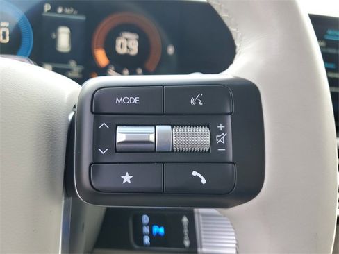 Used 2025 Hyundai Santa Fe SEL image 27