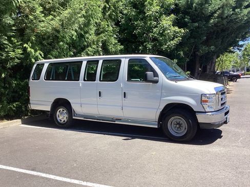 Used 2012 Ford E-350 and Econoline 350 XLT RWD image 7