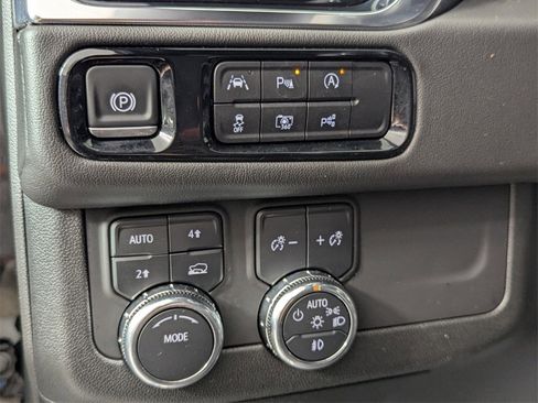 Used 2025 GMC Yukon Denali image 13