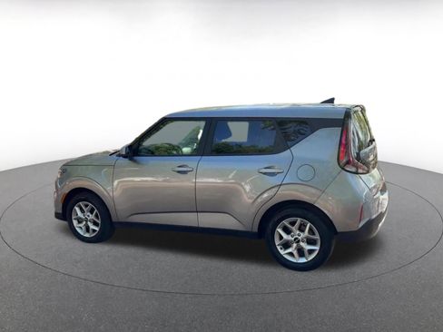 Used 2025 Kia Soul LX w/ LX Technology Package image 10