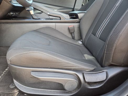 Used 2024 Hyundai Elantra SEL FWD image 16
