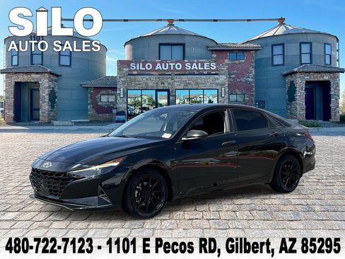 Used 2022 Hyundai Elantra SEL w/ Convenience Package FWD image 1