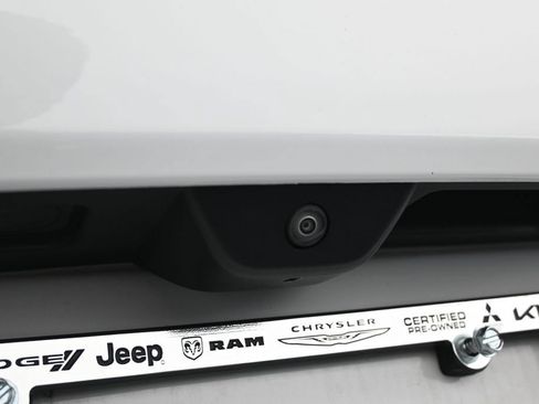 Used 2024 Jeep Grand Cherokee Altitude RWD image 33