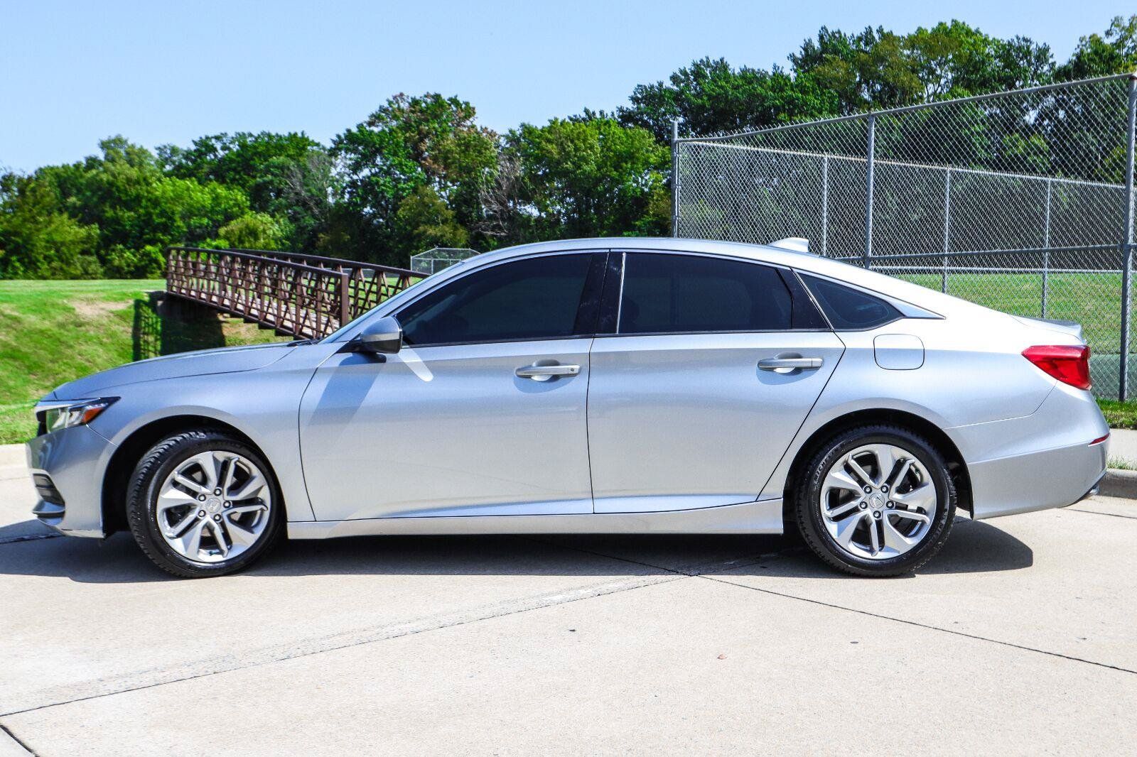 Used 2018 Honda Accord LX image 4