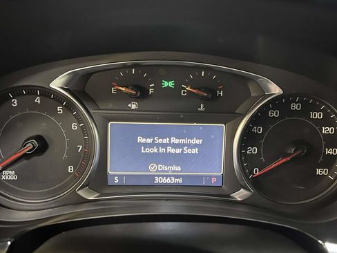 Used 2023 Chevrolet Traverse LT FWD image 18