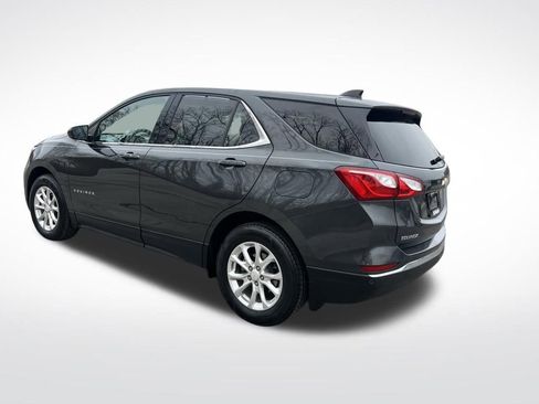 Used 2020 Chevrolet Equinox LT w/ Driver Convenience Package image 3