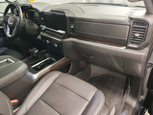 Certified 2022 GMC Sierra 1500 SLT w/ SLT Convenience Package image 9