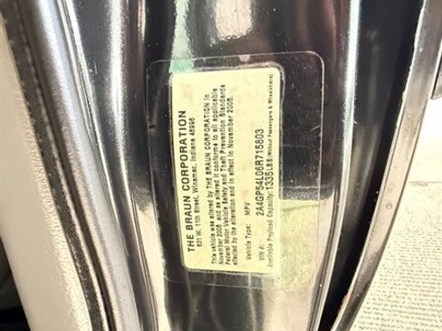 Used 2006 Chrysler Town & Country Touring w/ Trailer Tow Prep Group FWD image 54