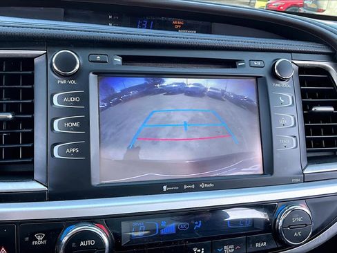 Used 2016 Toyota Highlander Plus image 24