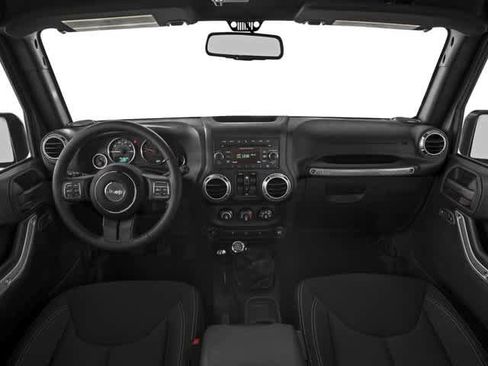 Used 2016 Jeep Wrangler Unlimited Sahara w/ Connectivity Group AWD/4WD image 11