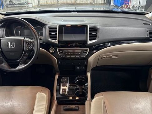 Used 2017 Honda Pilot Touring image 39