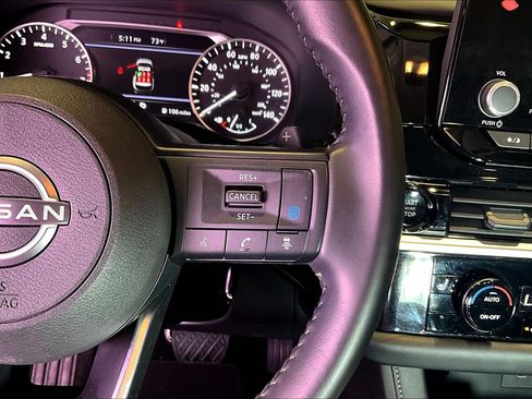 Used 2025 Nissan Pathfinder SV FWD image 13