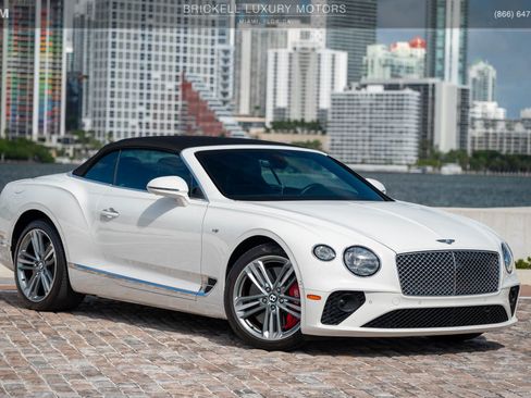 Used 2022 Bentley Continental GT image 9
