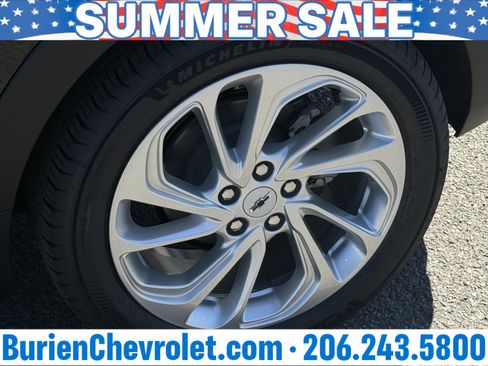 New 2027 Chevrolet Bolt LT w/ Comfort Package FWD image 29