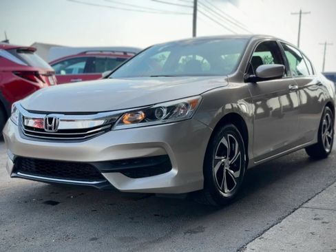 Used 2017 Honda Accord LX image 5