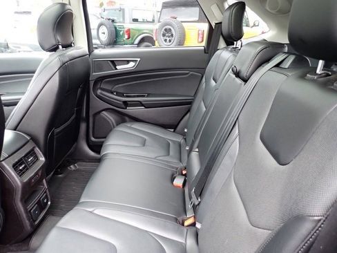 Used 2017 Ford Edge Titanium w/ Equipment Group 301A image 18