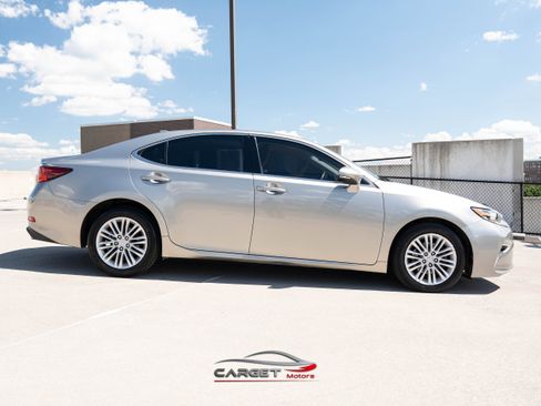 Used 2016 Lexus ES 350 w/ Accessory Package image 8