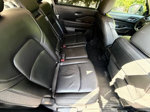 Used 2022 Nissan Pathfinder SL FWD image 33