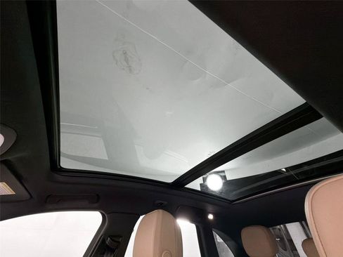 Certified 2026 Porsche Macan AWD/4WD image 35