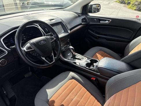 Used 2018 Ford Edge SEL w/ SEL Appearance Package image 30