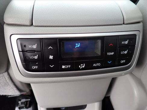 Used 2018 Toyota Highlander Limited Platinum AWD/4WD image 11