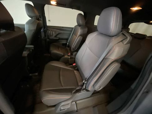 Used 2024 Toyota Sienna XSE w/ XSE Plus Package image 23