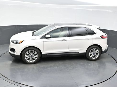 Used 2019 Ford Edge Titanium w/ Cold Weather Package AWD/4WD image 38