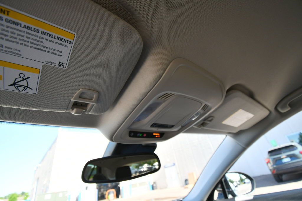 Used 2023 Buick Envision Essence AWD/4WD image 31