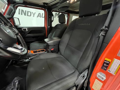 Used 2020 Jeep Wrangler Unlimited Sahara w/ Uconnect 4C Nav & Sound Group AWD/4WD image 13
