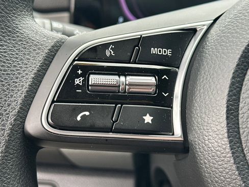 Used 2025 Kia Seltos LX image 29