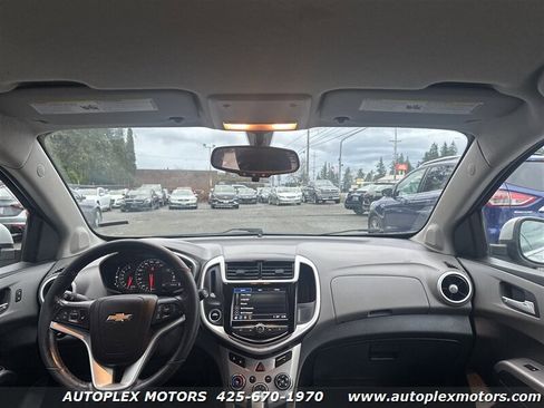 Used 2018 Chevrolet Sonic Premier image 13