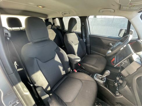 Used 2021 Jeep Renegade Sport image 29