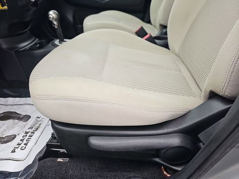 Used 2014 Nissan Versa Note SV FWD image 31