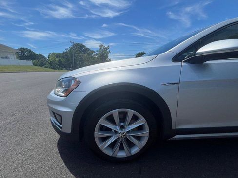 Used 2017 Volkswagen Golf Alltrack S AWD/4WD image 9