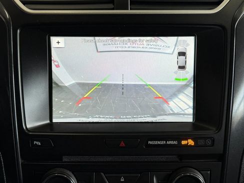 Used 2017 Ford Explorer XLT w/ Equipment Group 202A image 15