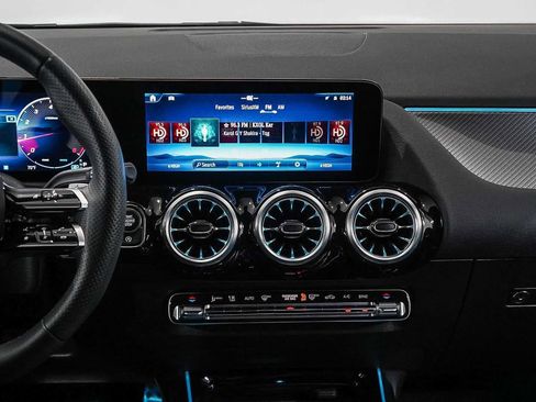 Used 2025 Mercedes-Benz GLA 250 image 13