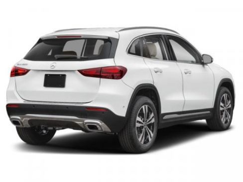 Used 2025 Mercedes-Benz GLA 250 4MATIC image 5