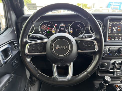 Used 2021 Jeep Wrangler Unlimited Sahara w/ Dual Top Group image 18