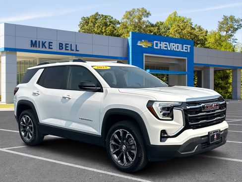 Used 2025 GMC Terrain Elevation w/ Elevation Premium Package FWD image 1