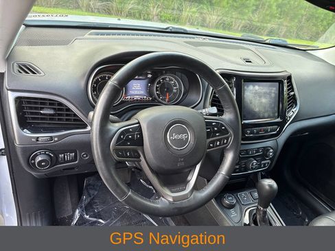 Used 2019 Jeep Cherokee Limited w/ Luxury Group AWD/4WD image 8