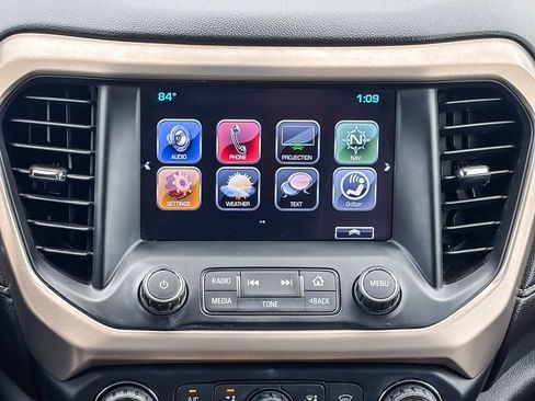 Used 2017 GMC Acadia Denali w/ Technology Package FWD image 16