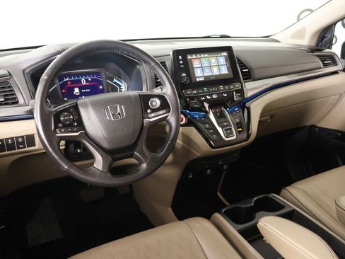 Used 2024 Honda Odyssey Elite image 2