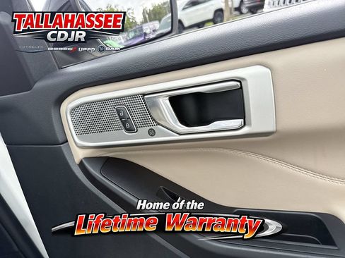 Used 2020 Ford Explorer Limited RWD image 31