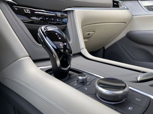 Certified 2025 Cadillac XT5 Premium Luxury image 34